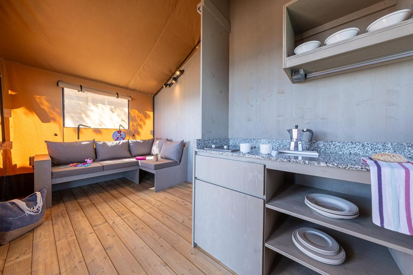 Camping Estival Torre De La Mora 타마리트 외부 사진