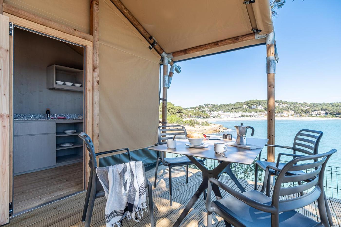Camping Estival Torre De La Mora 타마리트 외부 사진
