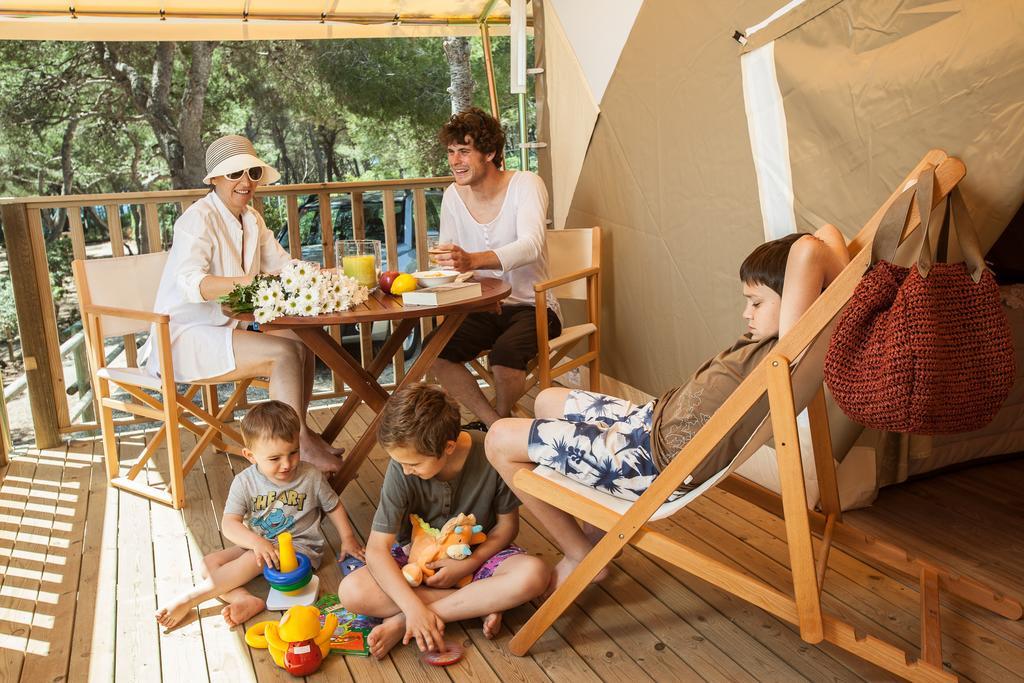 Camping Estival Torre De La Mora 타마리트 외부 사진